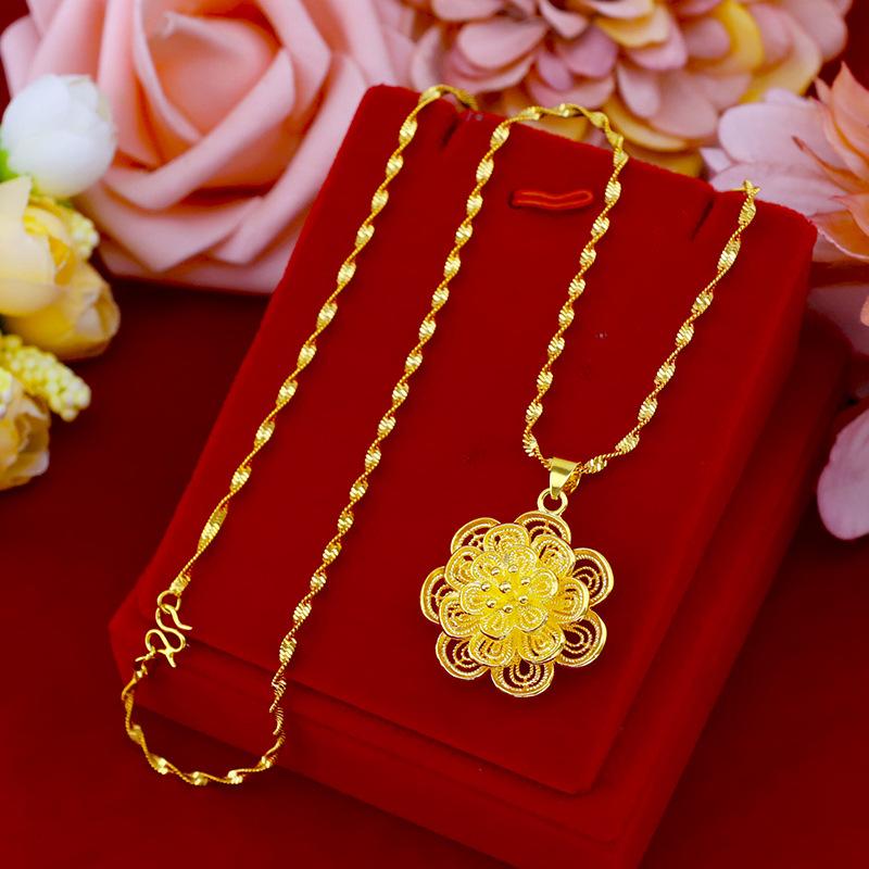 Vintage Flower Pendant Necklace