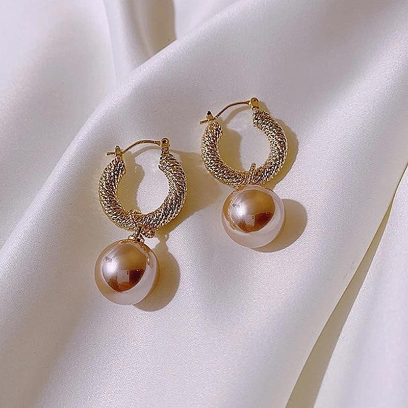 Vintage Pearl earrings
