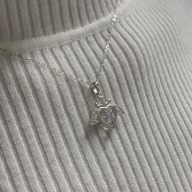 Elegant Pendant Necklace for Women