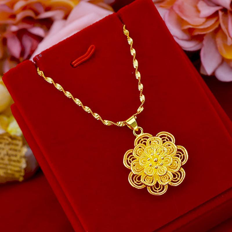 Vintage Flower Pendant Necklace