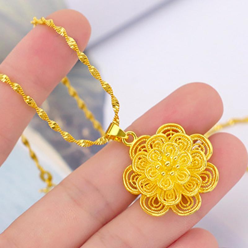 Vintage Flower Pendant Necklace